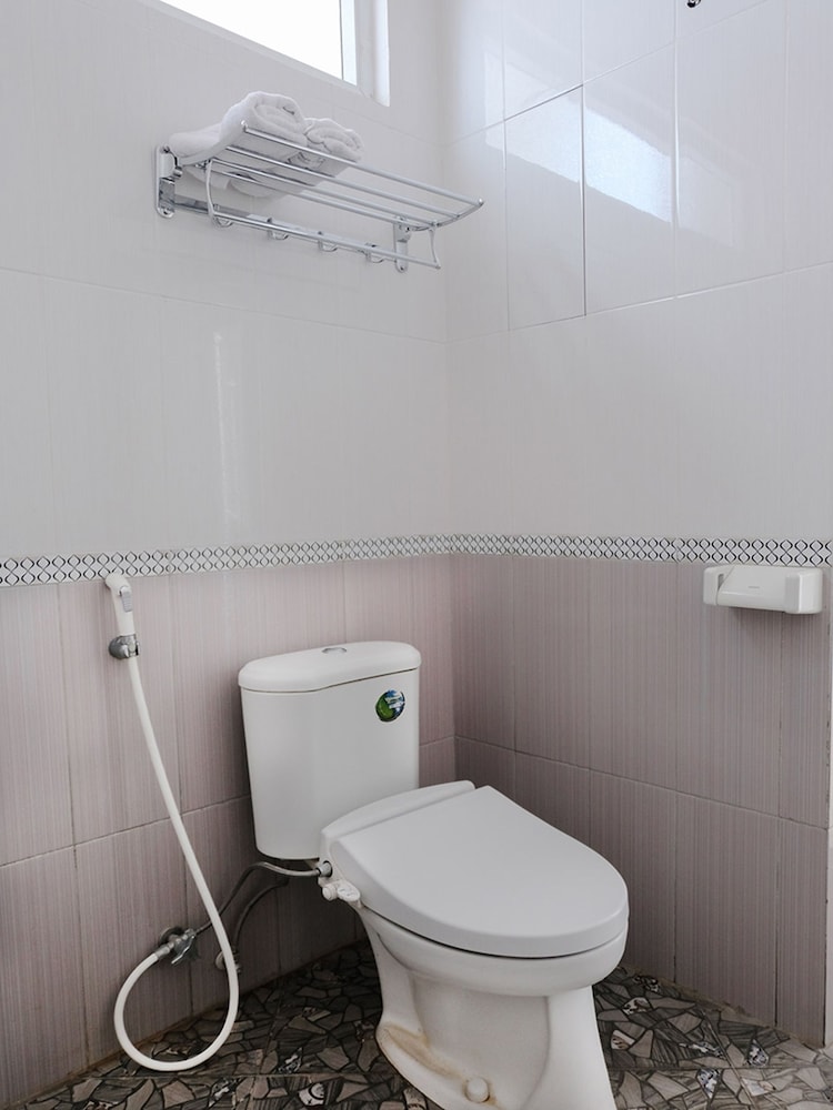 Hotel O Batu near Jatim Park formerly Villa Bukit Panderman Residence 49/49