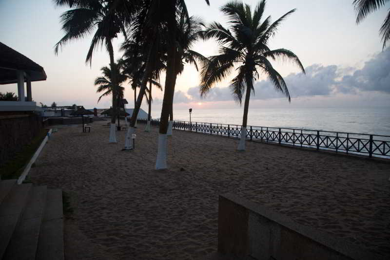 ELMINA BEACH RESORT 24/26