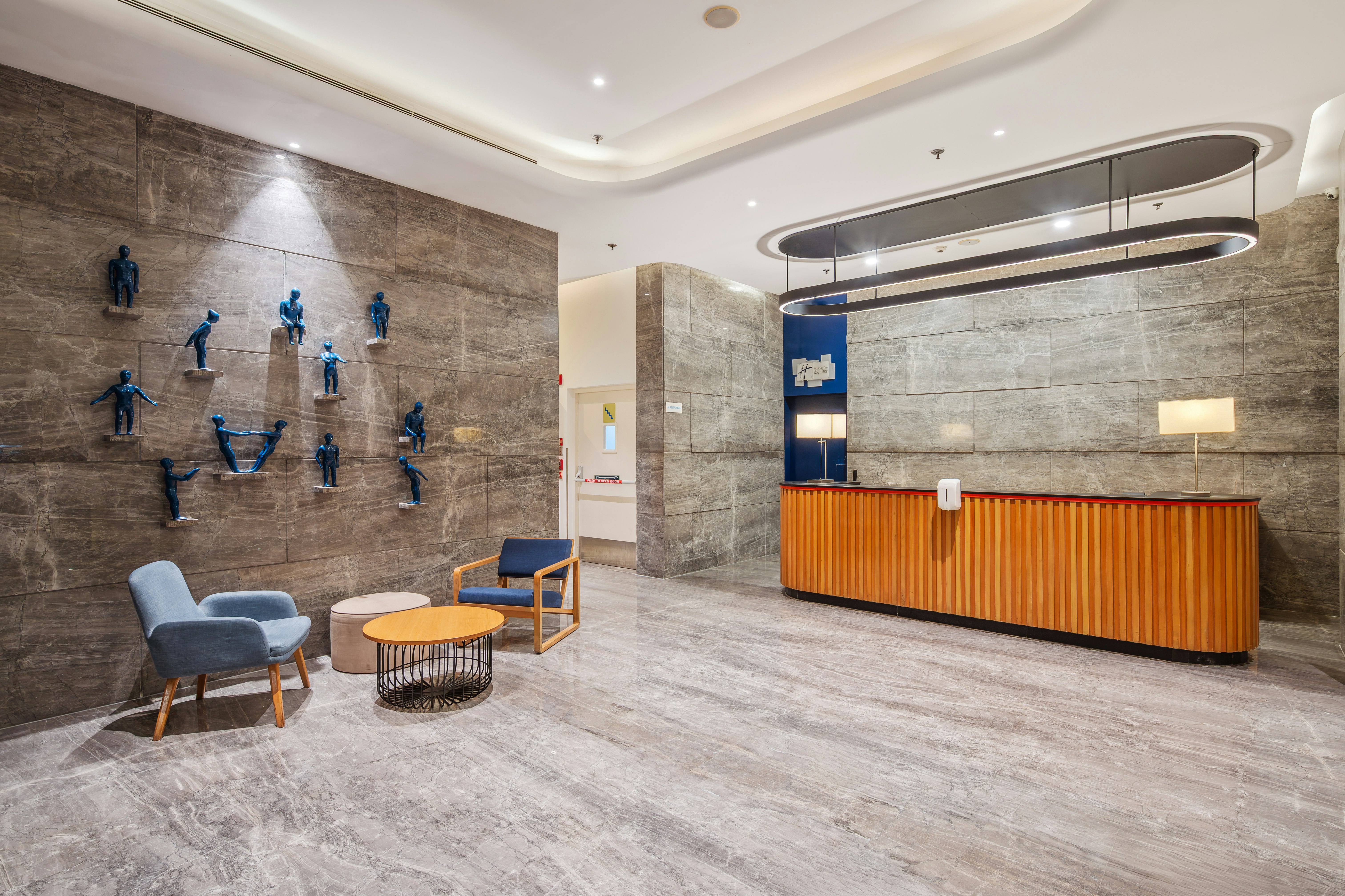 Holiday Inn Express Hyderabad Hitec City 12/76