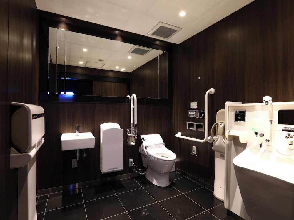Apa Hotel Shintomicho-Ekimae 59/60