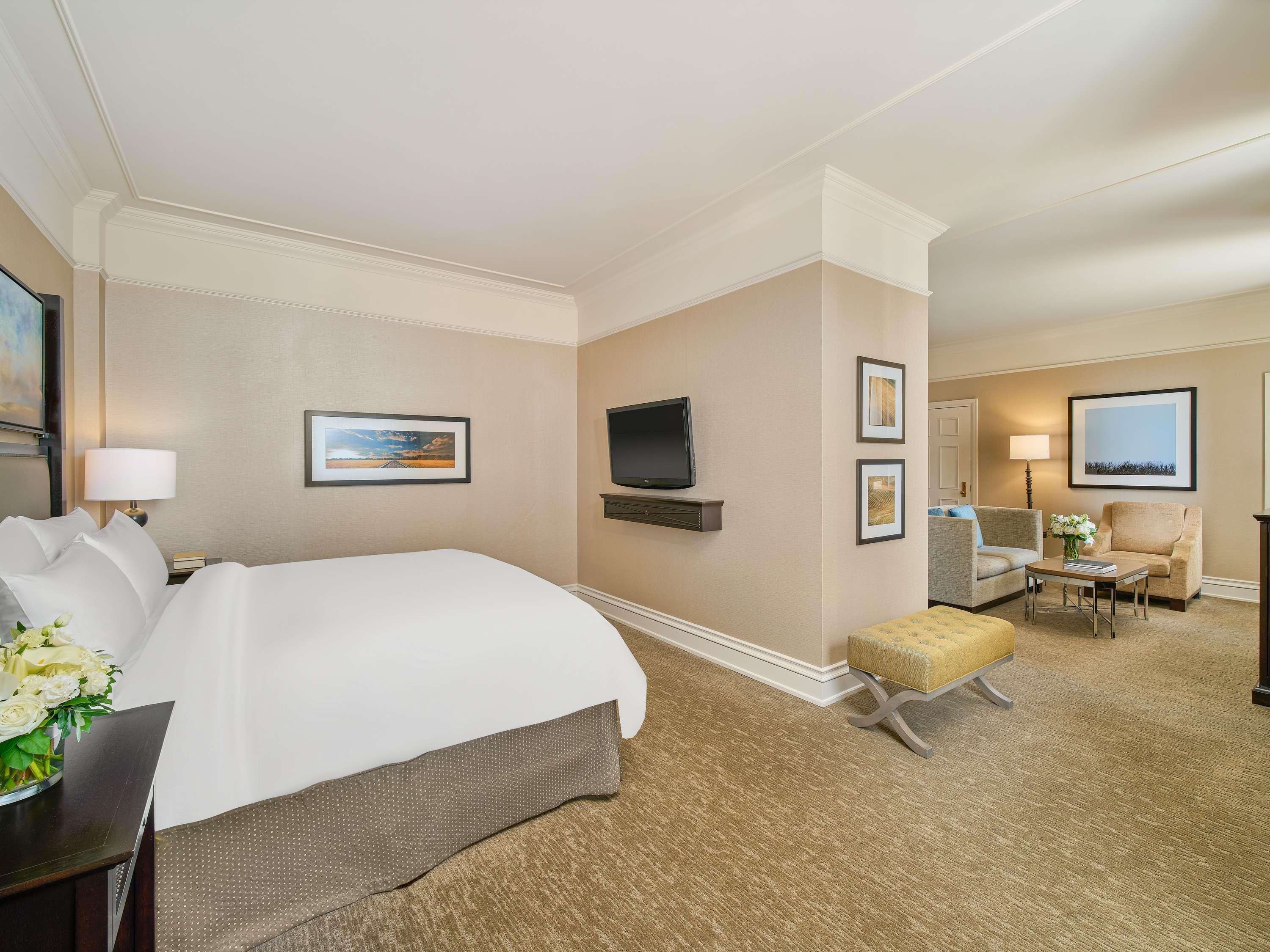Exclusive, Fairmont Gold, Junior Suite, King Bed, Lounge Access, Large