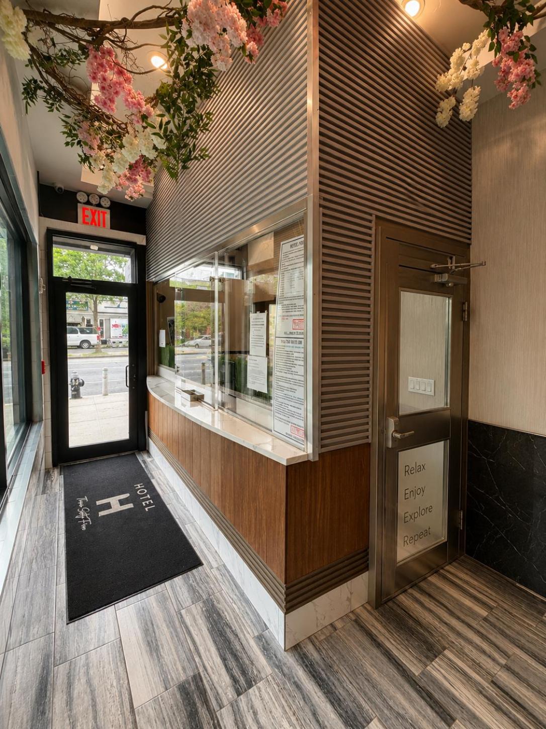 Hotel 365 Bronx 14/50