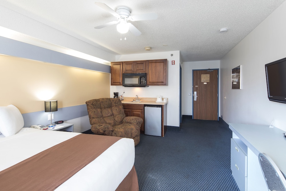 Quality Inn Mount Pleasant, MI 12/29