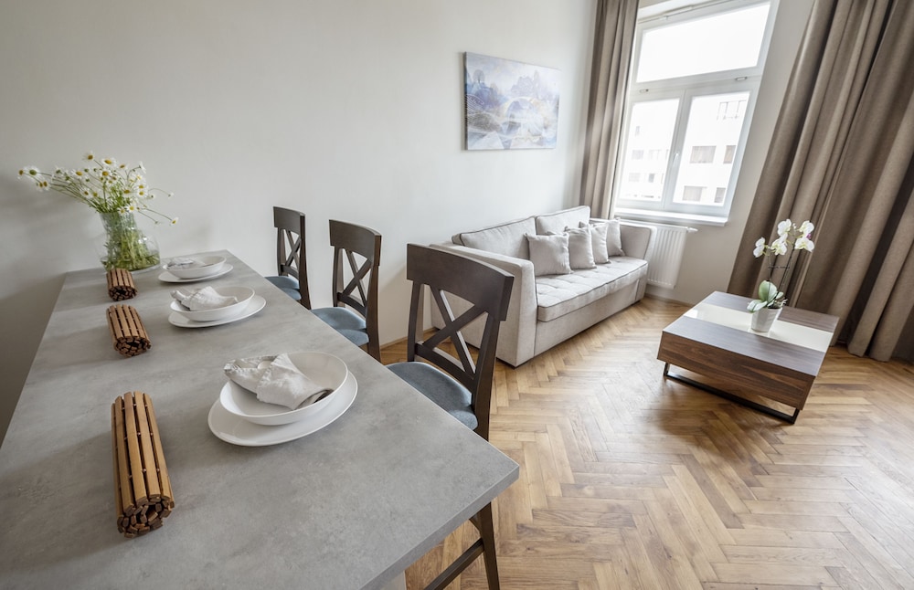 Letna Garden Suites 56/66