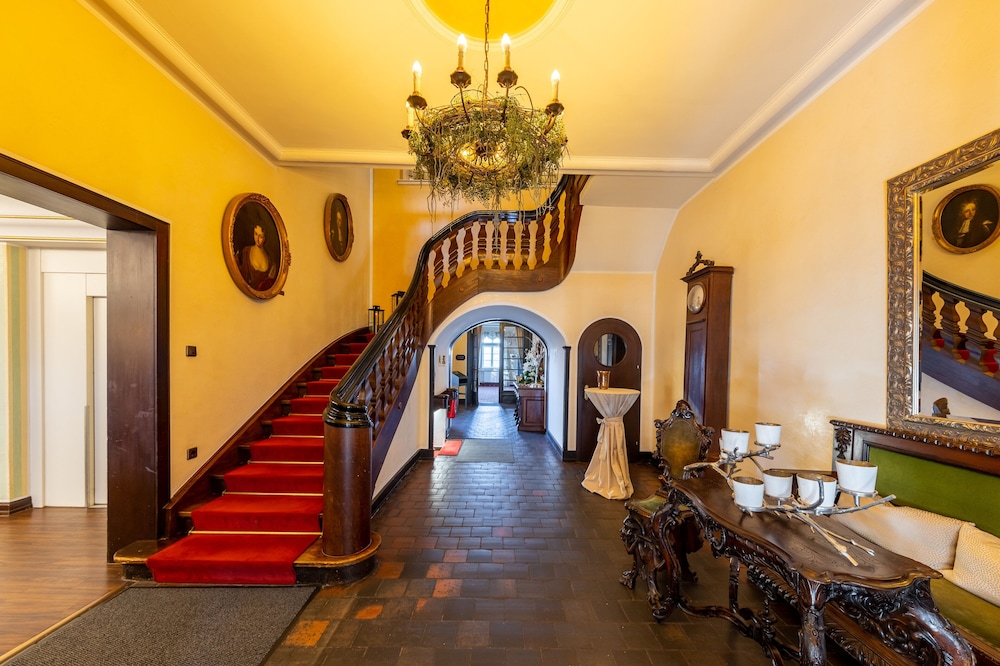 Jagdschloss Niederwald 4/50