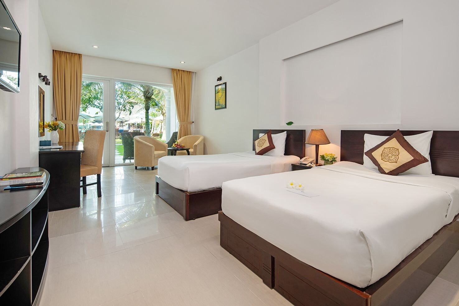 DELUXE, DOUBLE BED, GARDEN VIEW