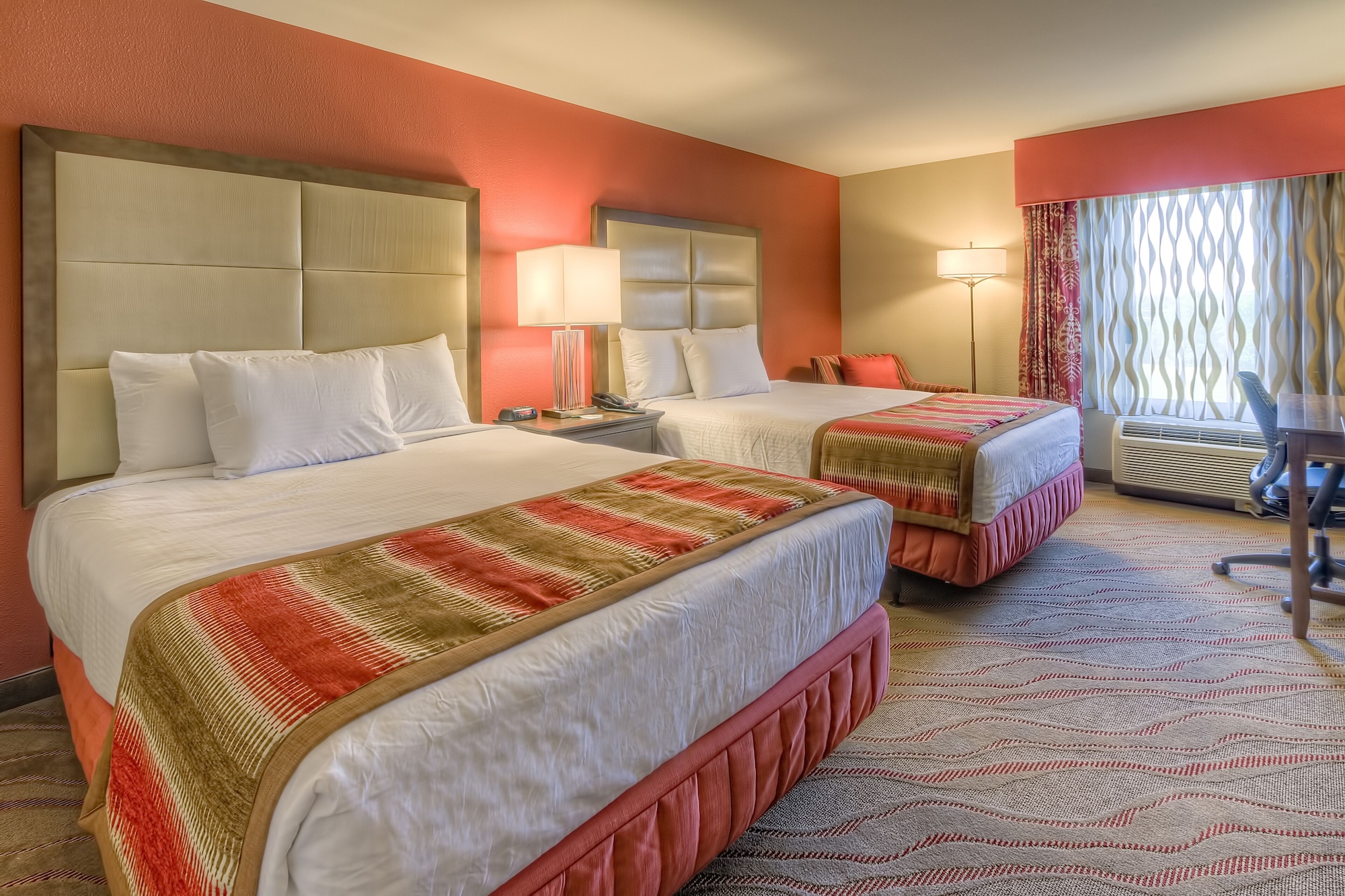 غرفة بسريرين كوين لذوي الإعاقة، La Quinta Inn Suites Pigeon Forge 4/10