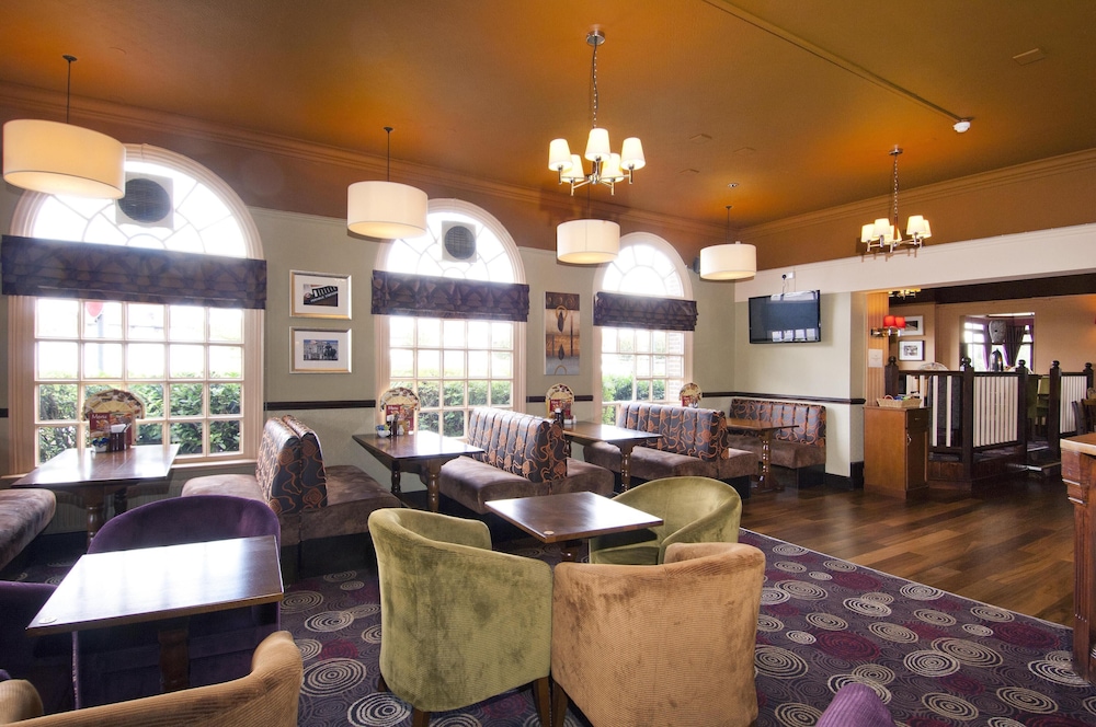 PREMIER INN LONDON GREENFORD 23/41