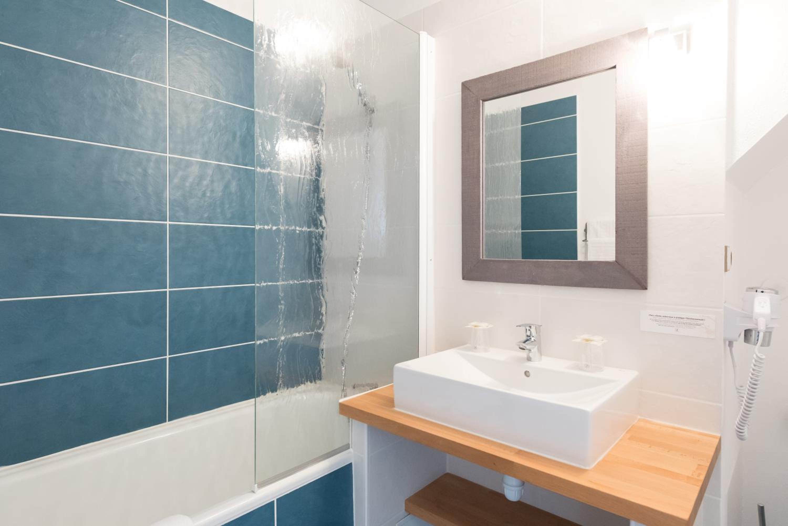 Latitude Ouest Hotel Restaurant Spa 48/50