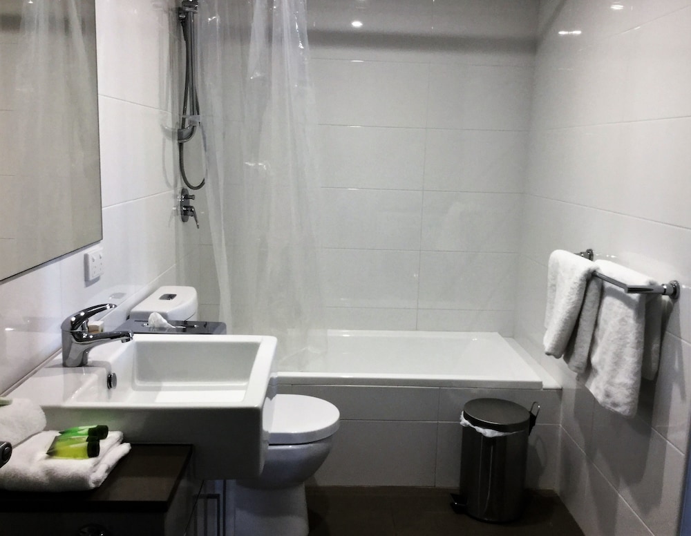 Baileys Serviced Apartments 18/76