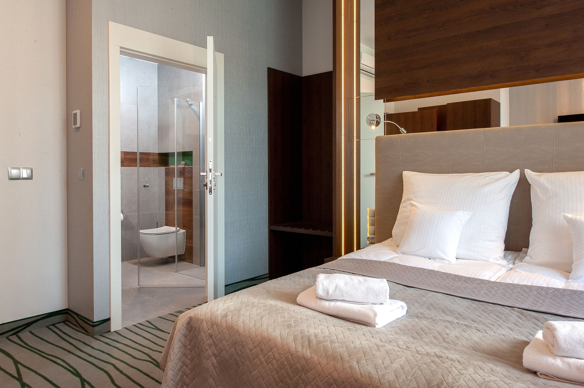 ECONOMY, DOUBLE BED