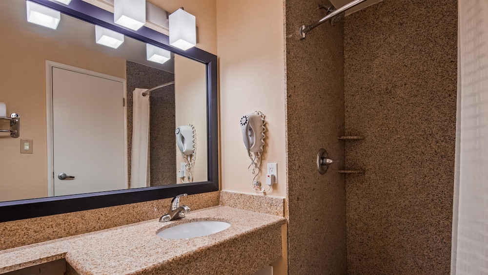Best Western Date Tree Hotel 24/49