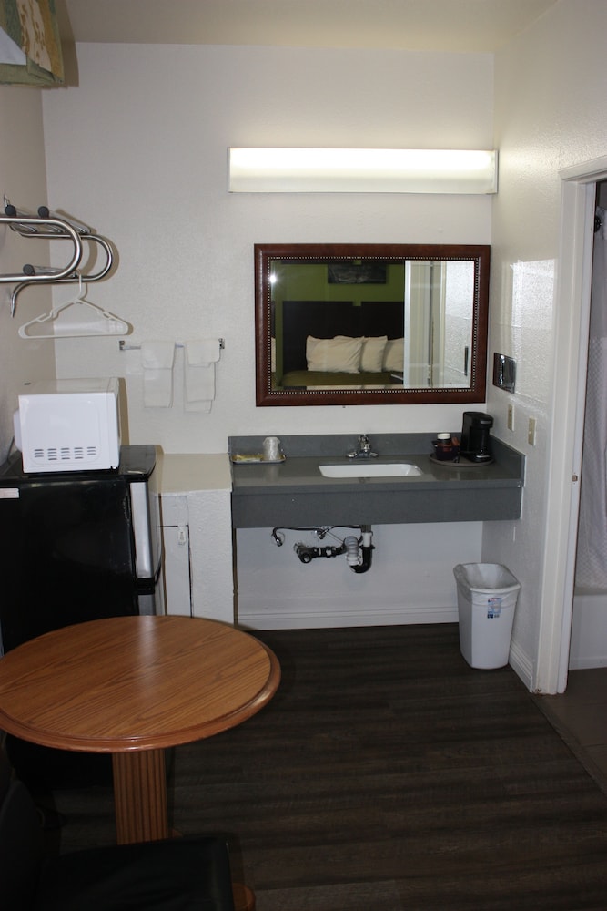 Express Inn 17/29
