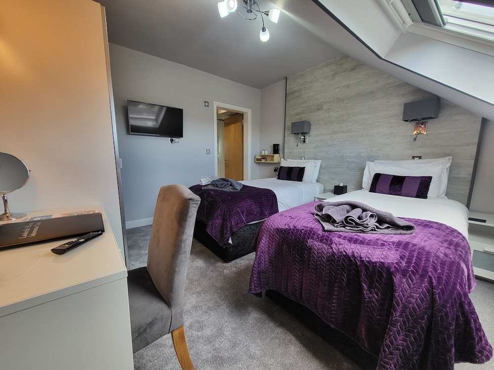 Lauderville Guest House 27/71