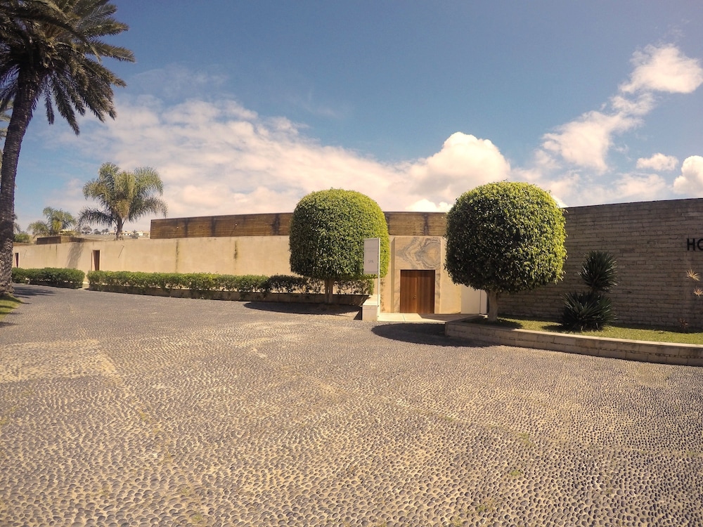Porto Santo Hotel And Spa 48/52