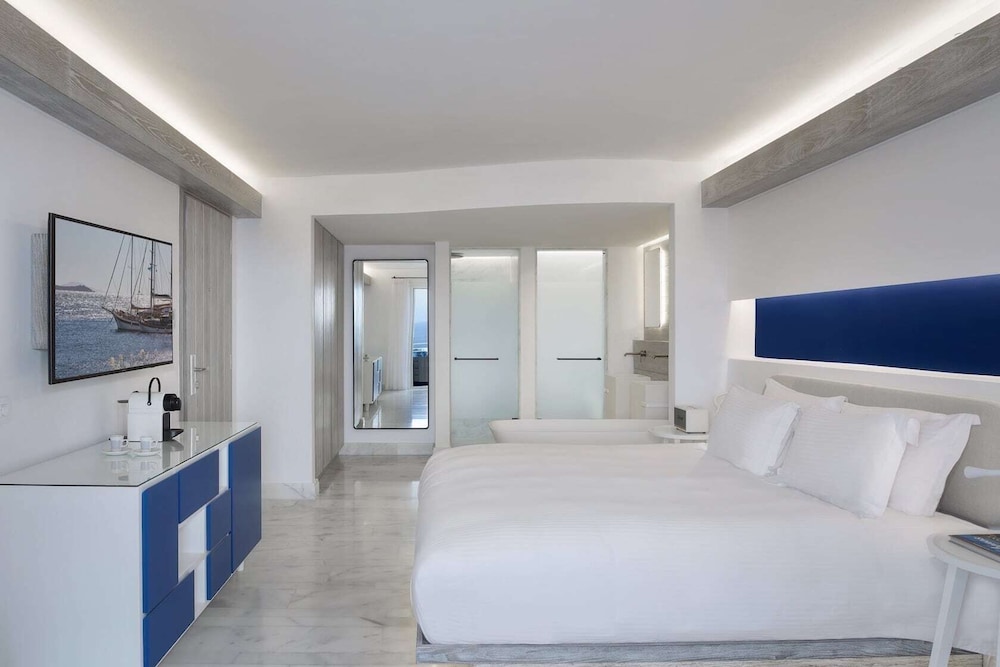 Retreat, King Bed, Outdoor Jetted Tub