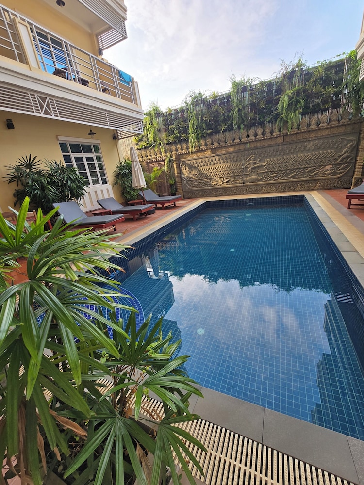 Grand Bayon Siem Reap Hotel 60/66