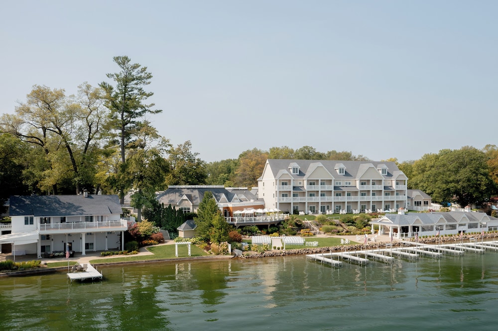 Bay Pointe Inn 43/50