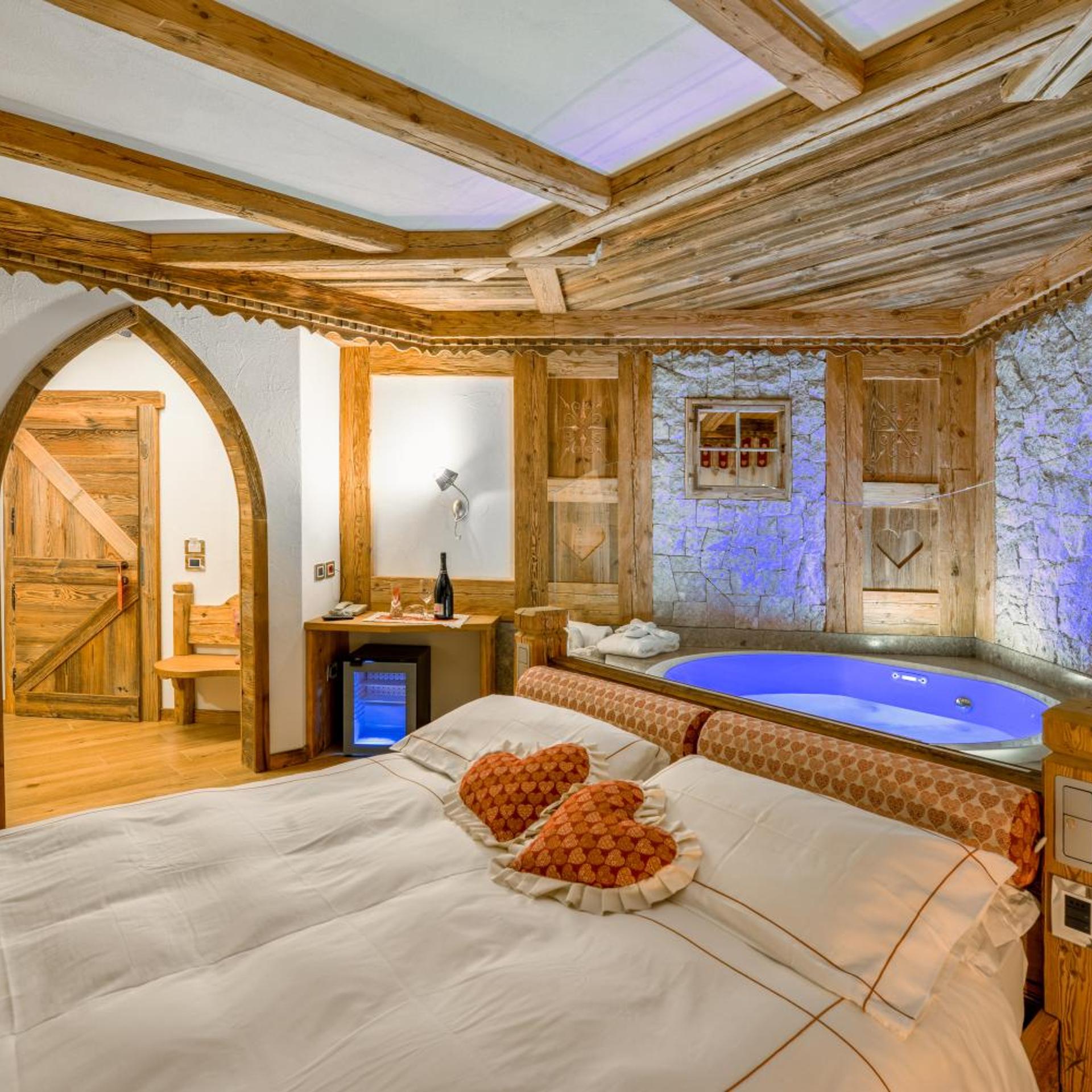 جناح ديلوكس بجاكوزي، HOTEL CHALET PINETA 2/7