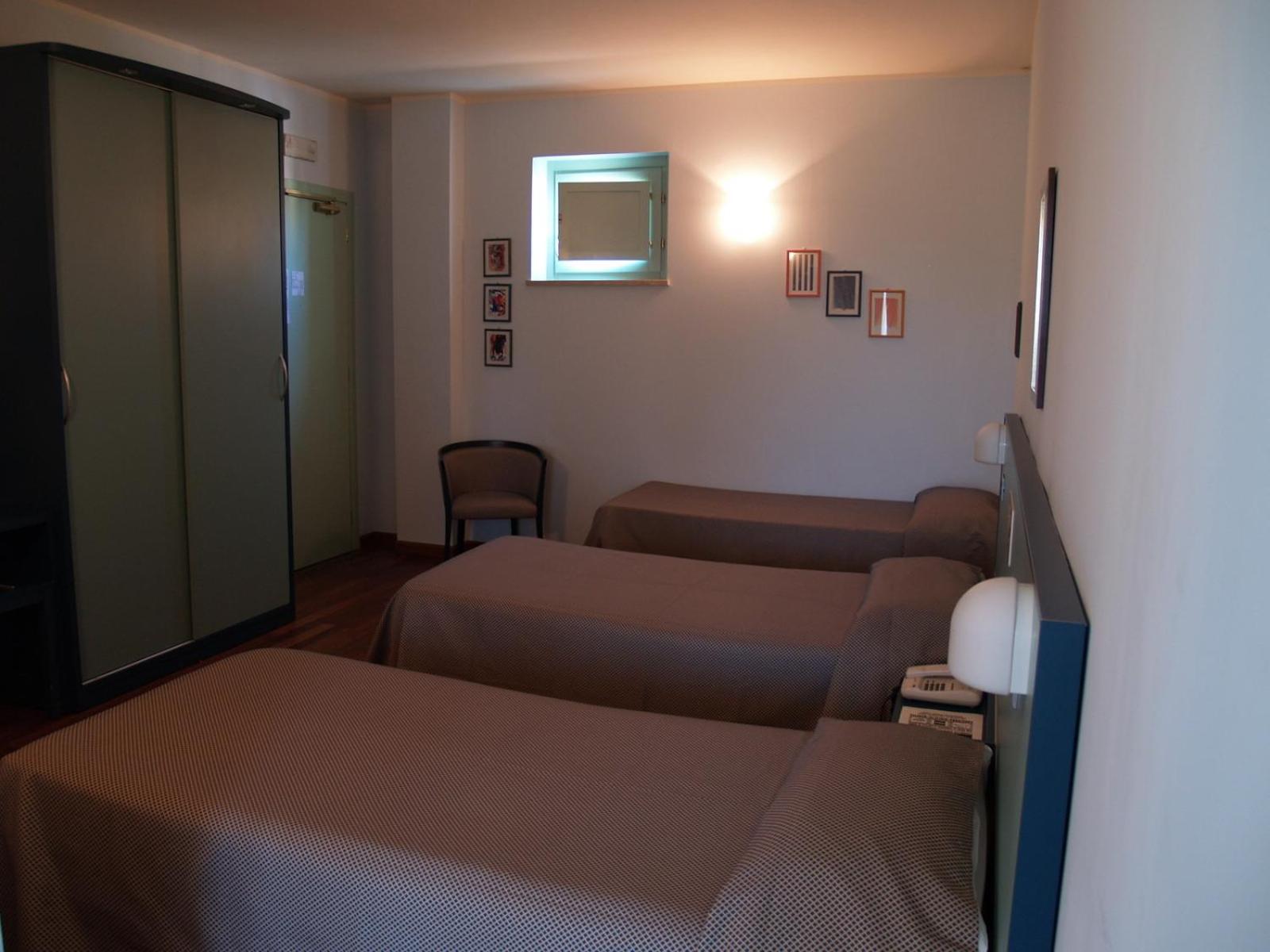 Room, Triple, Deco 7/9