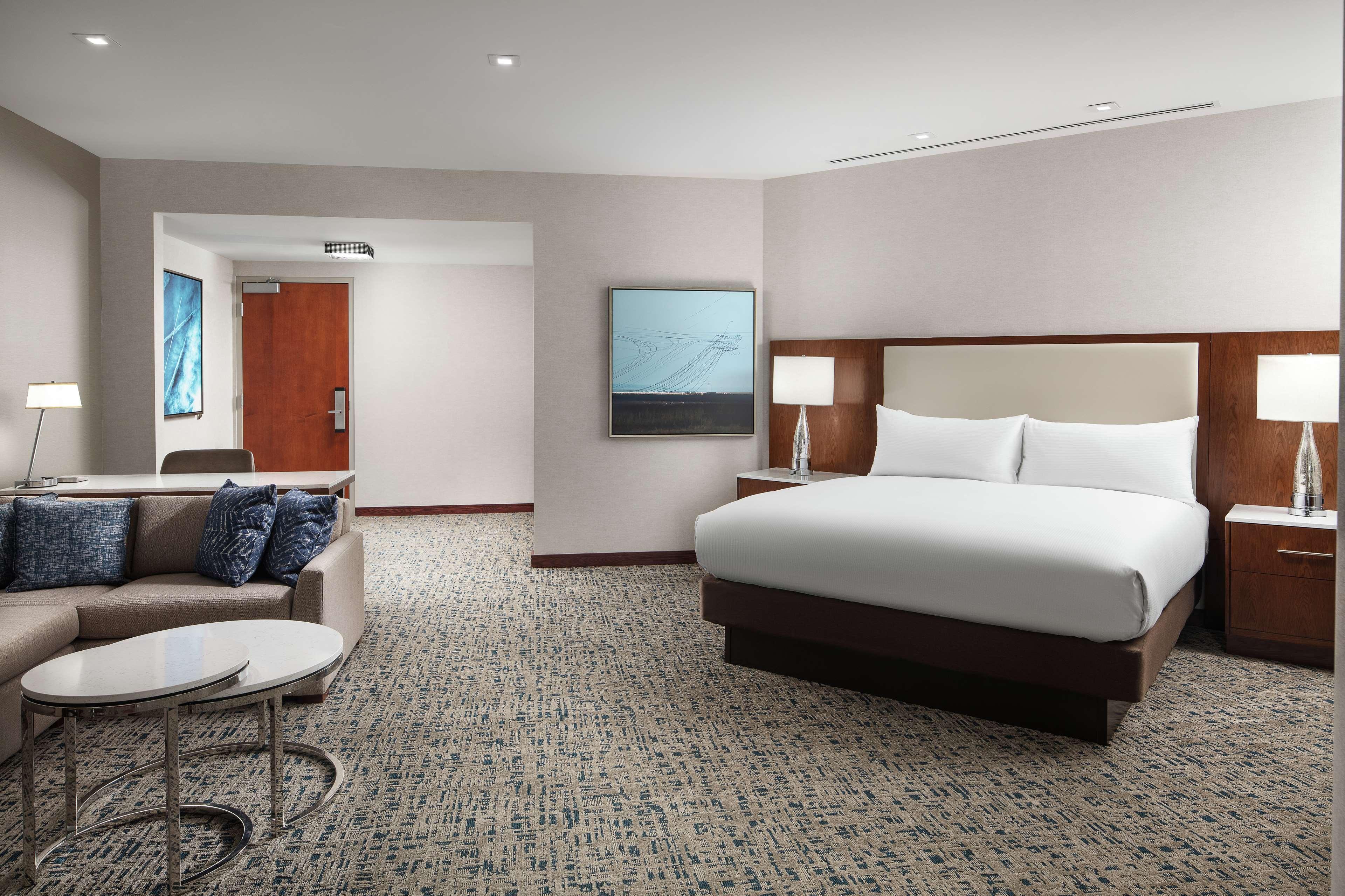Room at Hilton Boston Logan Airport, BOSTON - MA