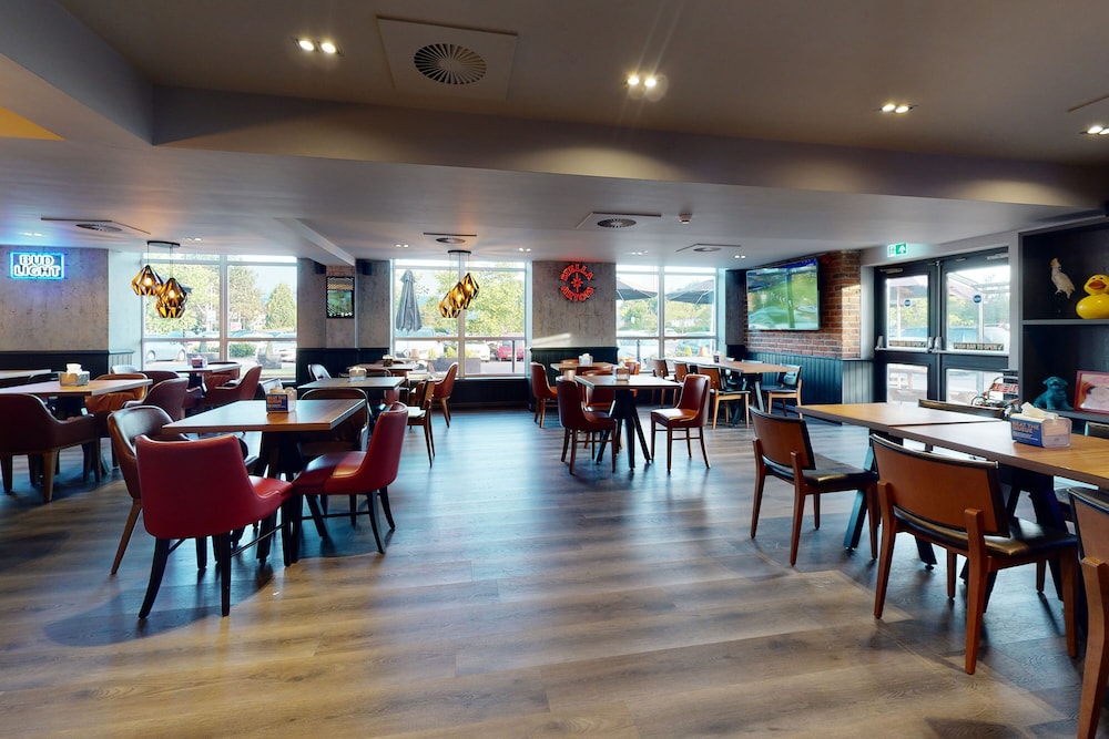 Village Hotel Club Bournemouth 56/81