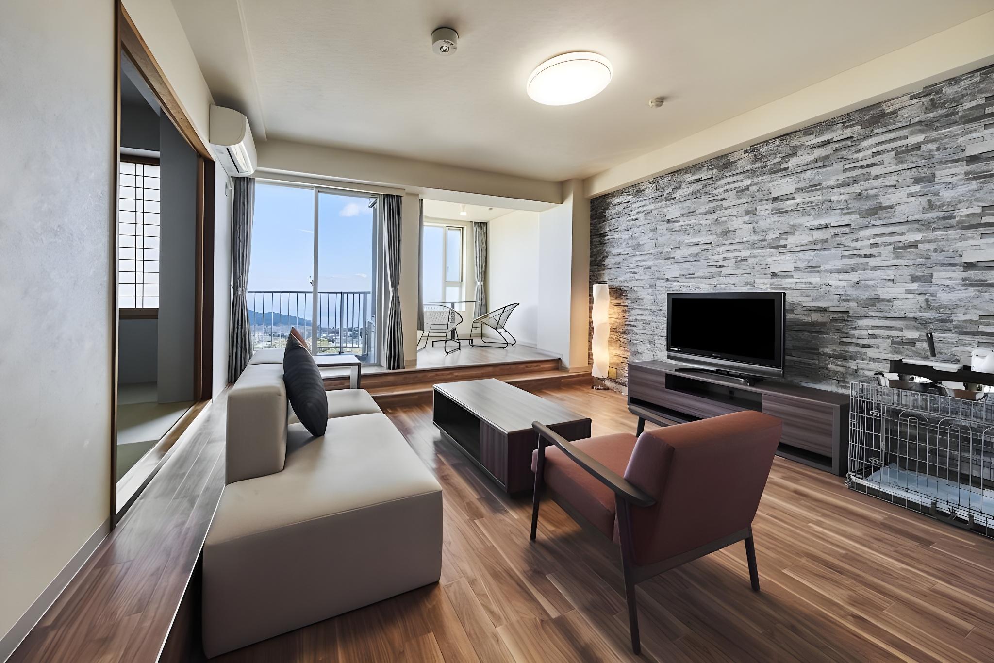 SUITE, WITH VIEW, PET FRIENDLY, BATHTUB