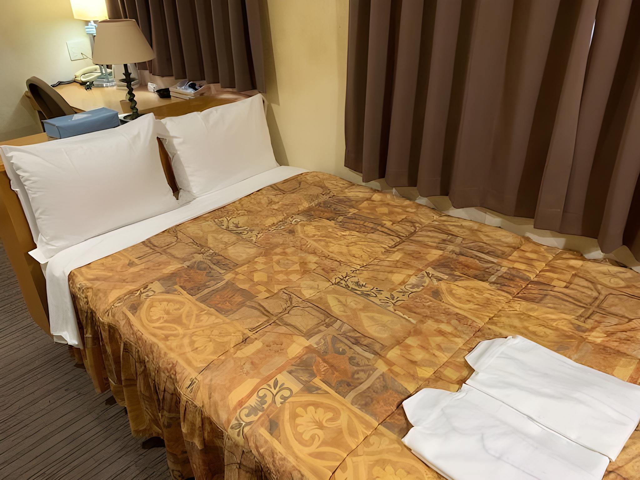 Semi Room, Standard, Semi Double Bed