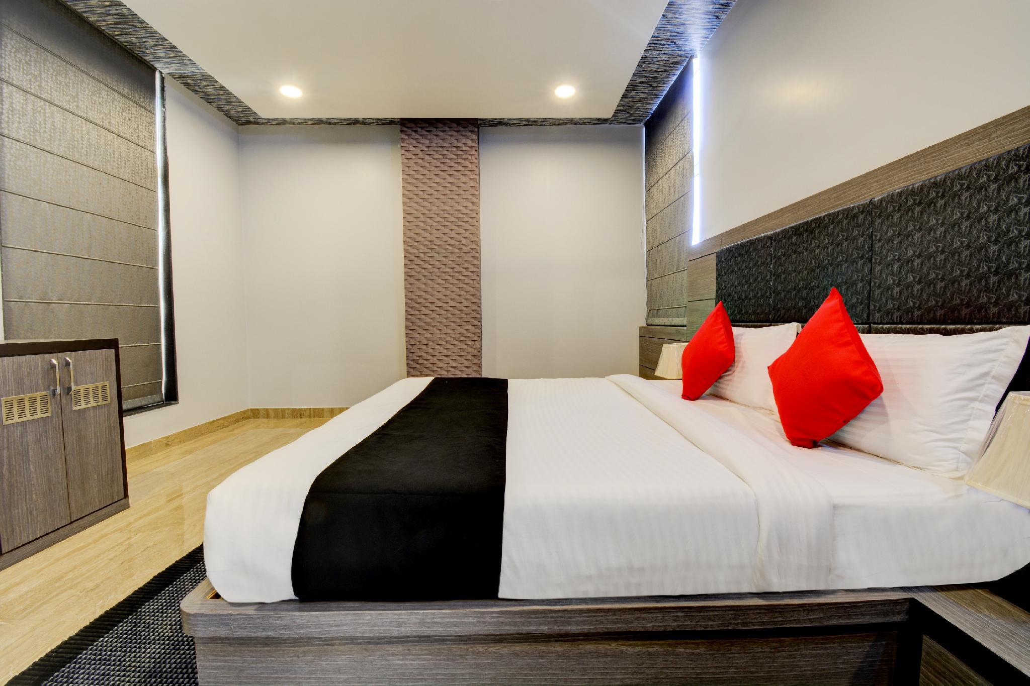 Capital O 22318 Htl Grand Anshul 10/21