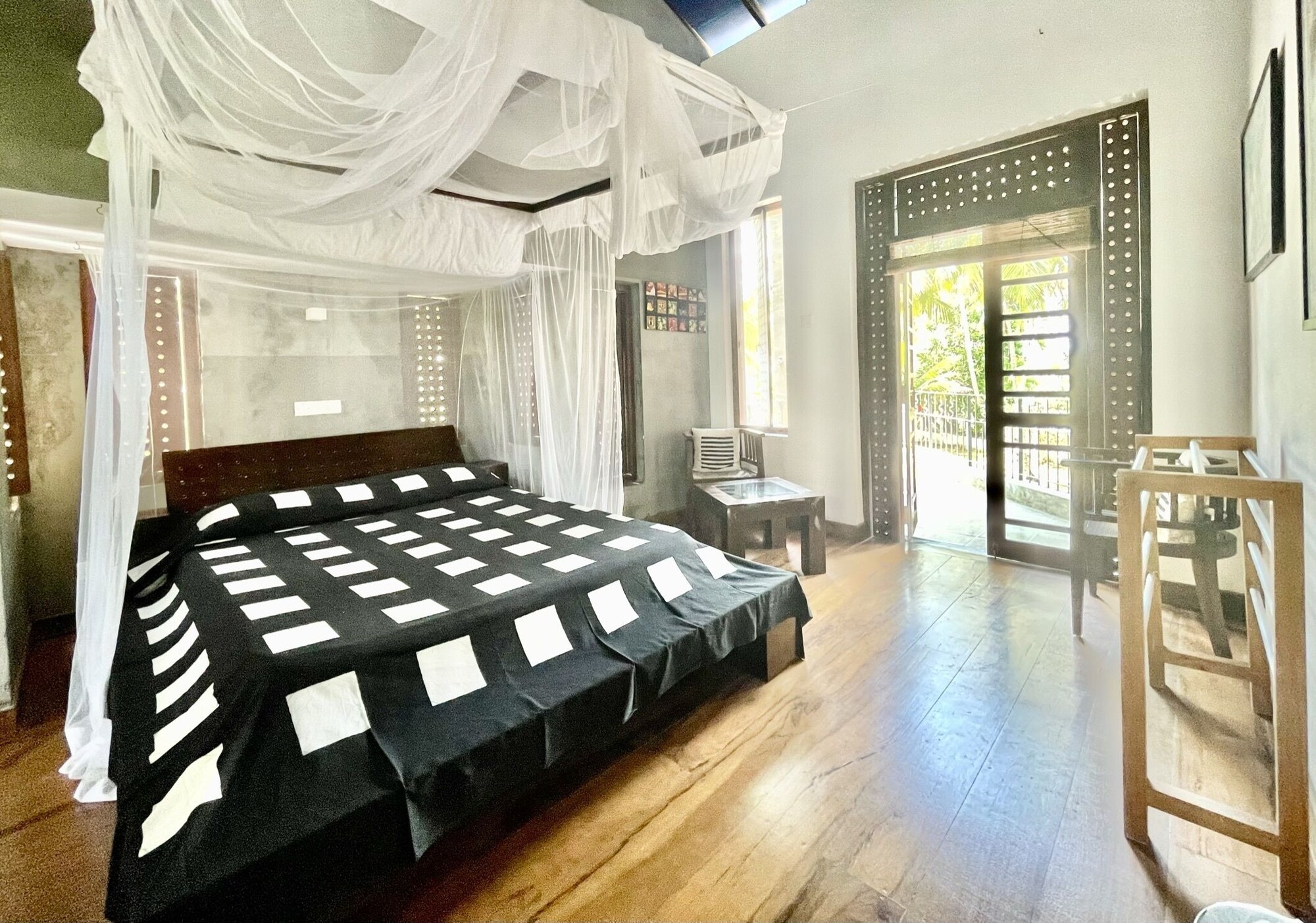 PREMIUM, DELUXE, DOUBLE BED