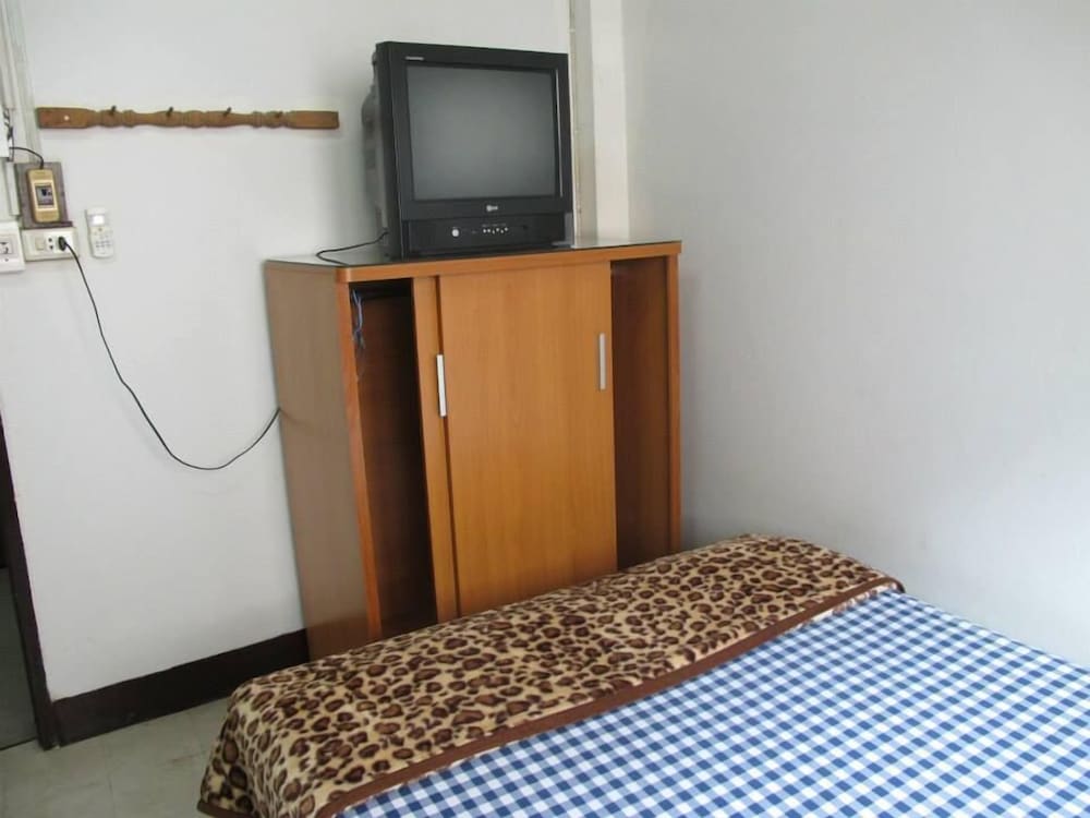 Tapae Inn Hotel 32/44