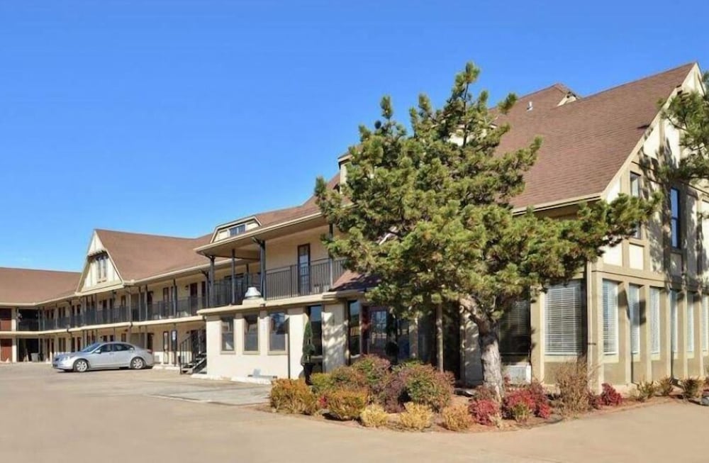 Executive Inn 1/28