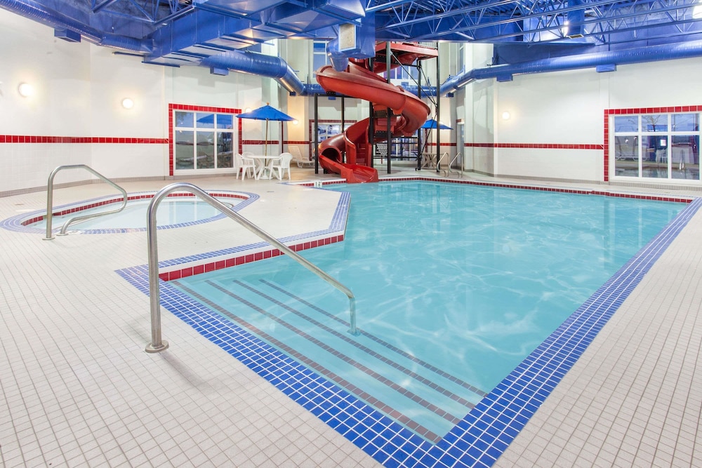 swimming pool spa