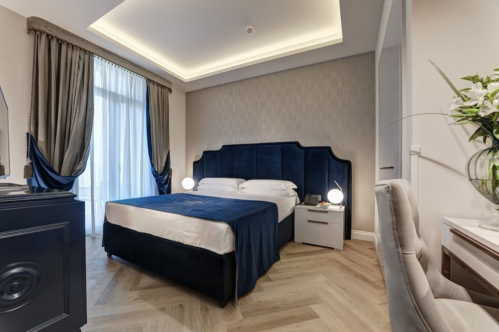 DELUXE, DOUBLE BED