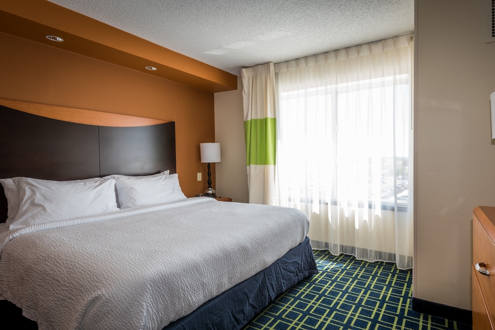 Fairfield Inn And Suites Tupelo 12/44
