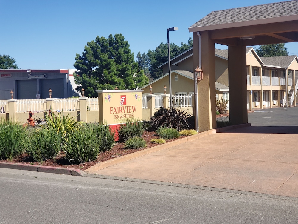 Fairview Inn And Suites Healdsburg 8/65