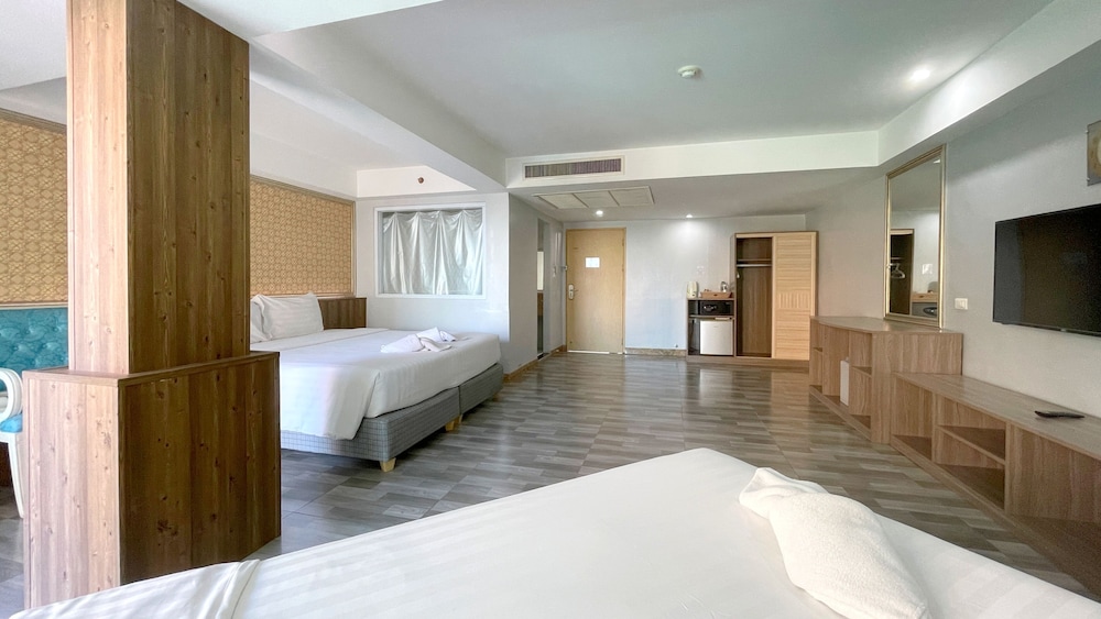 Dragon Beach Resort 31/55