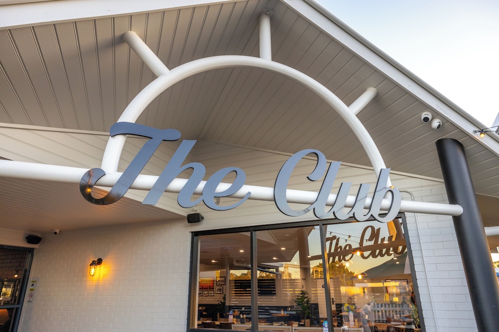 The Club Hotel 4/29