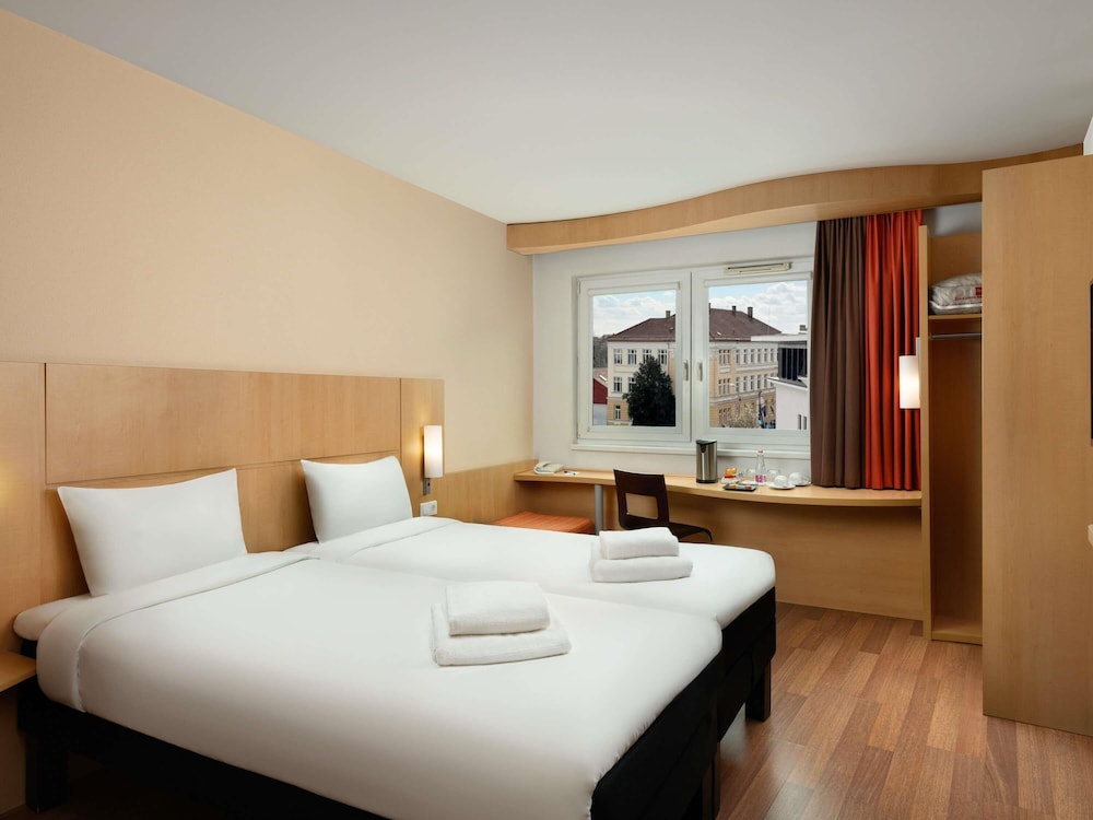 IBIS GYOR 14/48