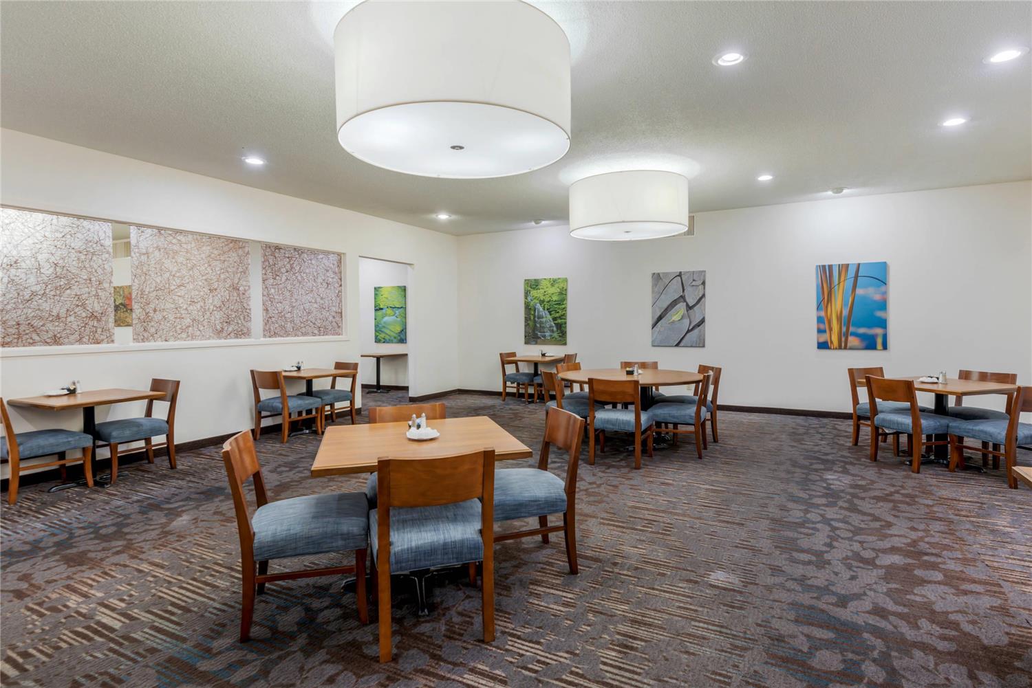 restaurant cafeteria