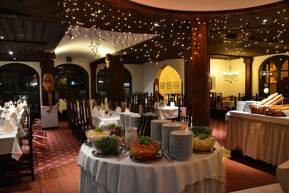 Family Hotel Schloss Rosenegg 50/64