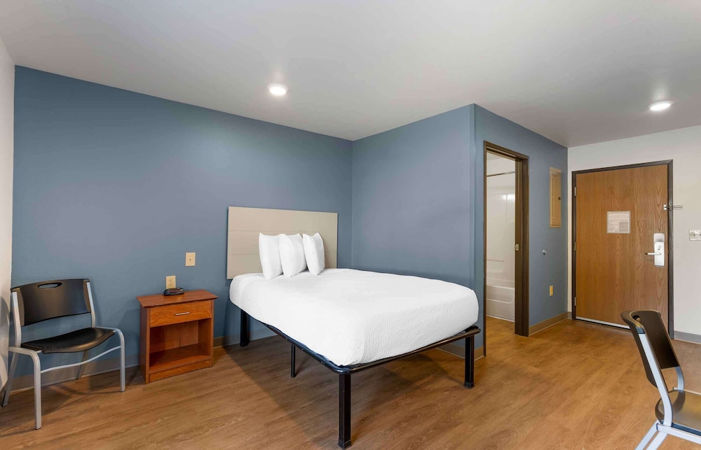 Extended Stay America Select Suites Lakeland 25/42