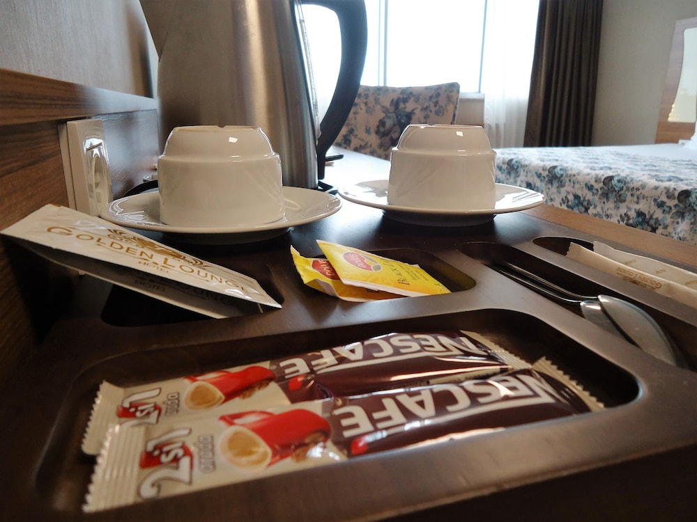 Golden Lounge Hotel 35/42