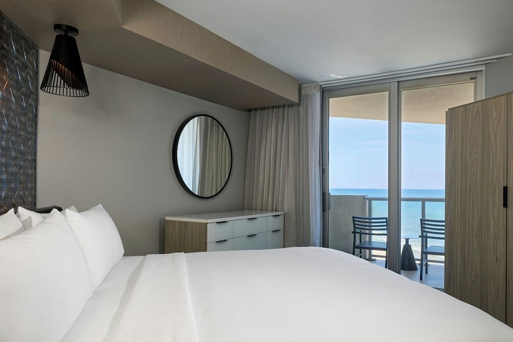 Renaissance Daytona Beach Oceanfront Hotel 25/60