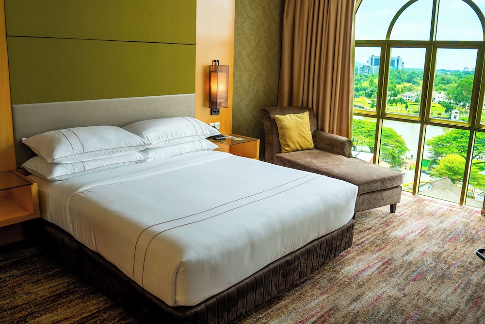 Room, King Bed, Club Floor