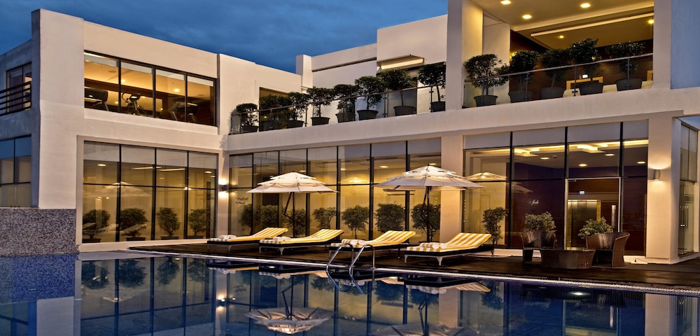 GOLDEN TULIP LUCKNOW 15/39