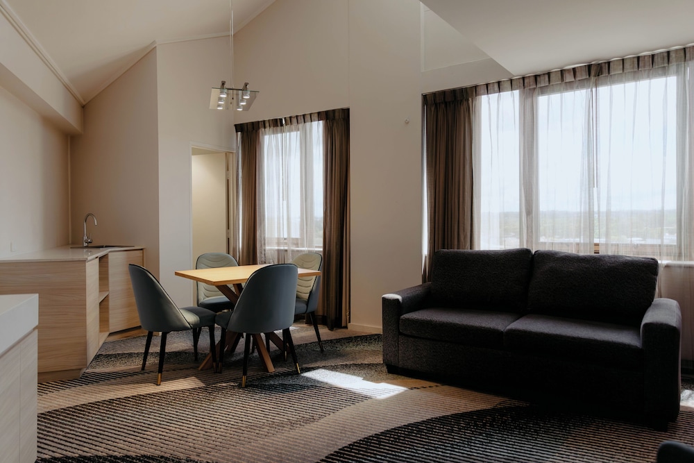 NOVOTEL SYDNEY PARRAMATTA 54/70