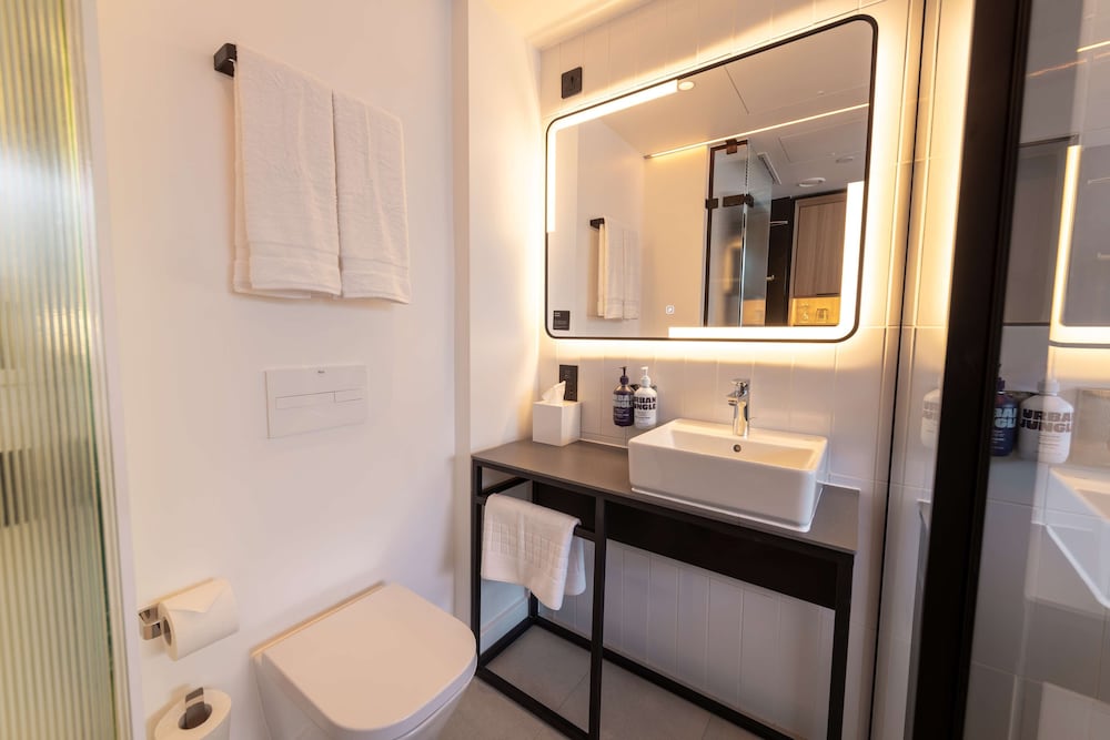 YOTELPAD London Stratford, Select by Hilton 45/50