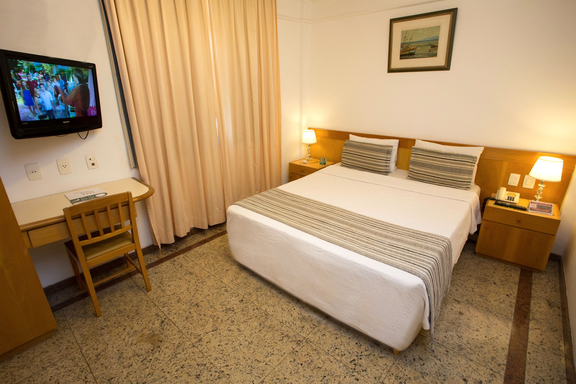 DELUXE, DOUBLE BED