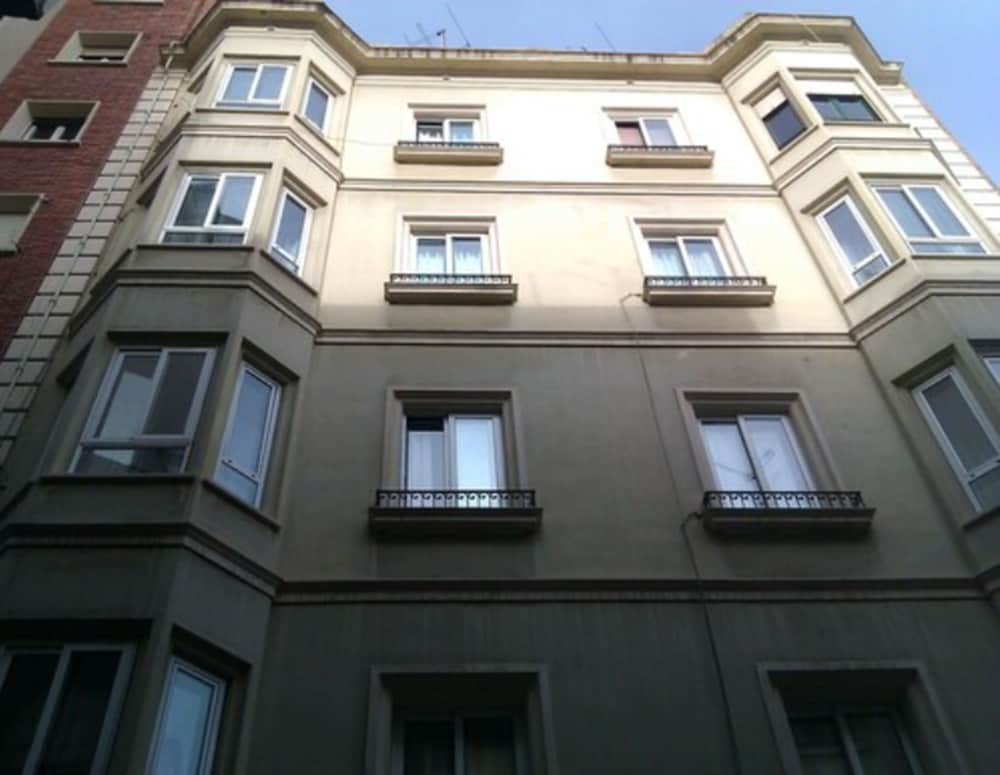 Dingdong Express Hostel 1/33